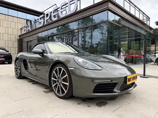 PORSCHE 718