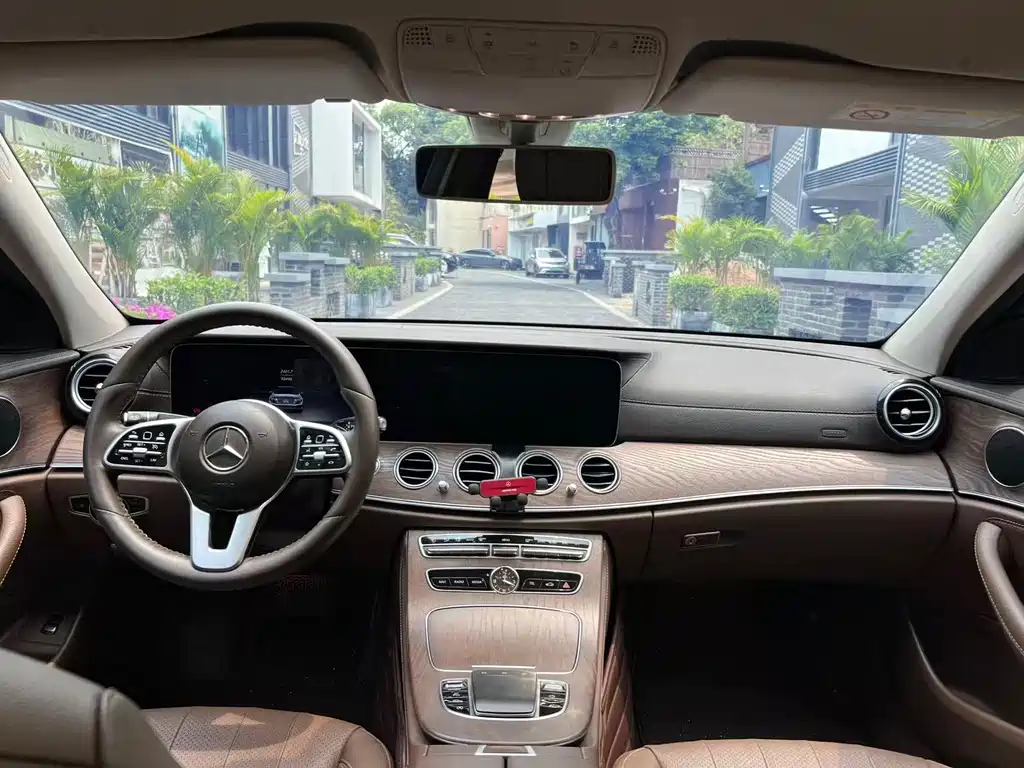 Mercedes-Benz E-Class E 2020 E 300 L Fashion
