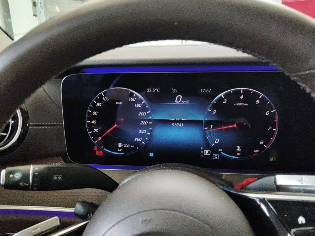 Mercedes-Benz E-Class — миниатюра 4