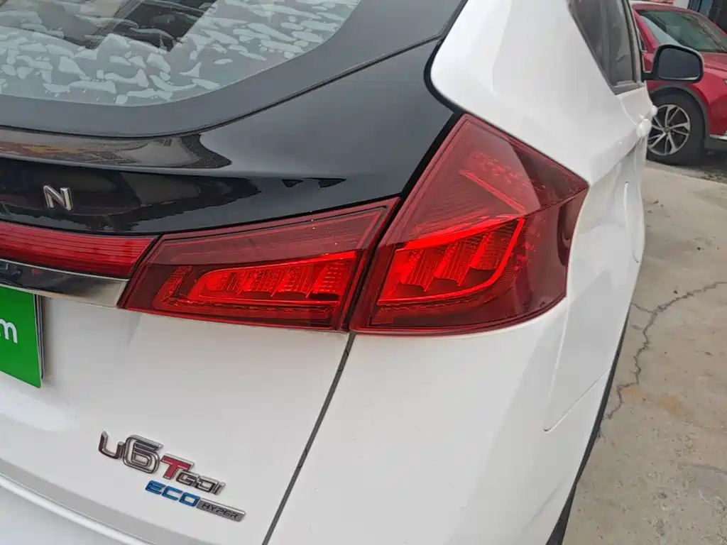 Luxgen U6 — миниатюра 8