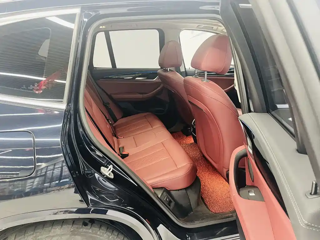 BMW iX3 — миниатюра 13