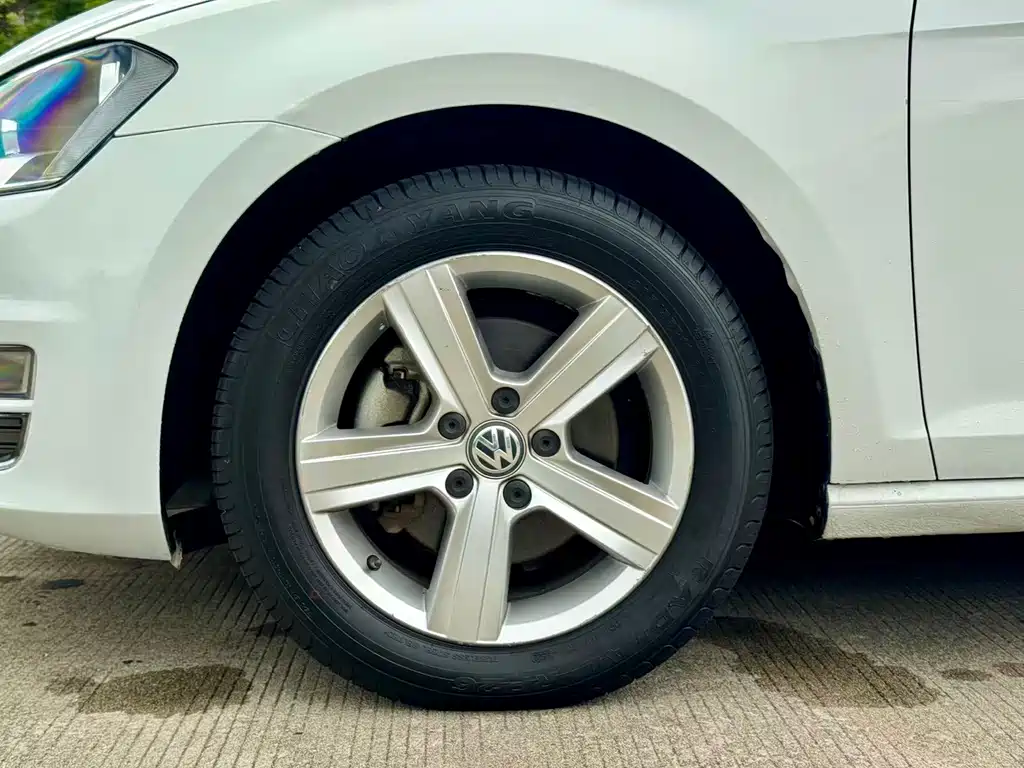 Volkswagen Golf 2016 230TSI AT Comfort