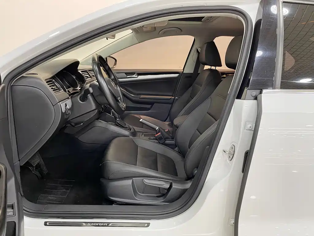 Volkswagen Sagitar — миниатюра 15