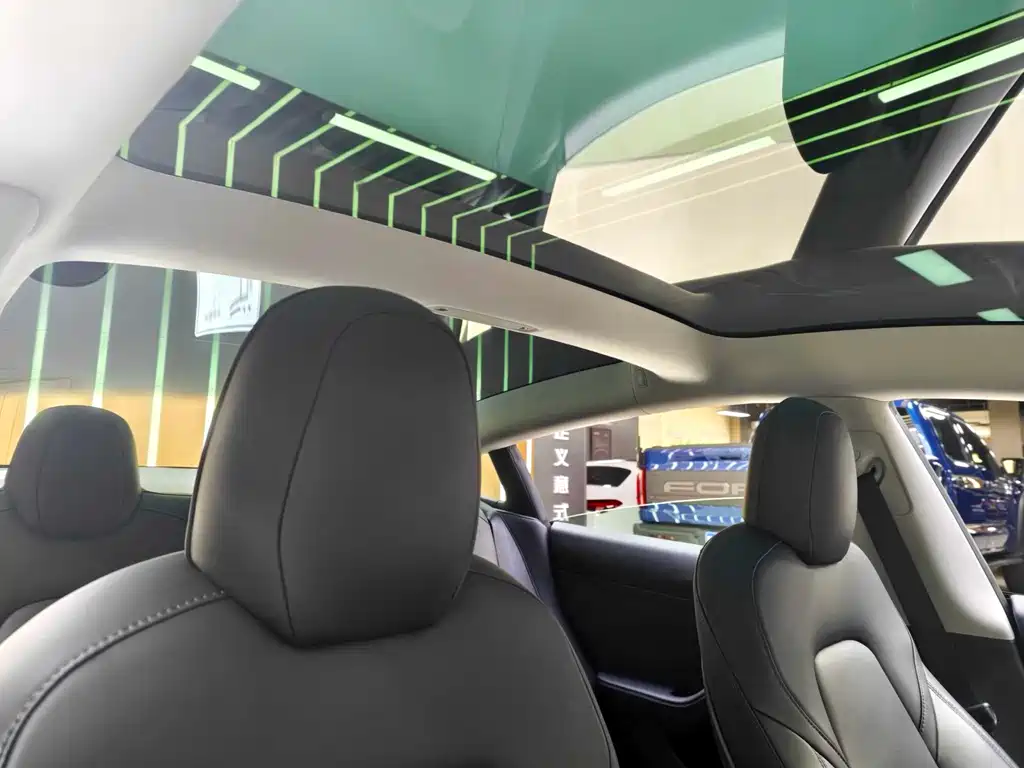 Tesla Model 3 — миниатюра 13