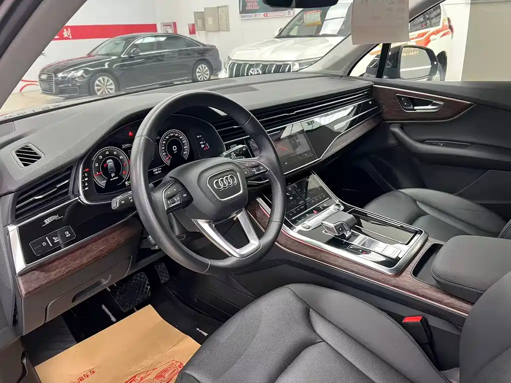 Audi Q7 — миниатюра 7