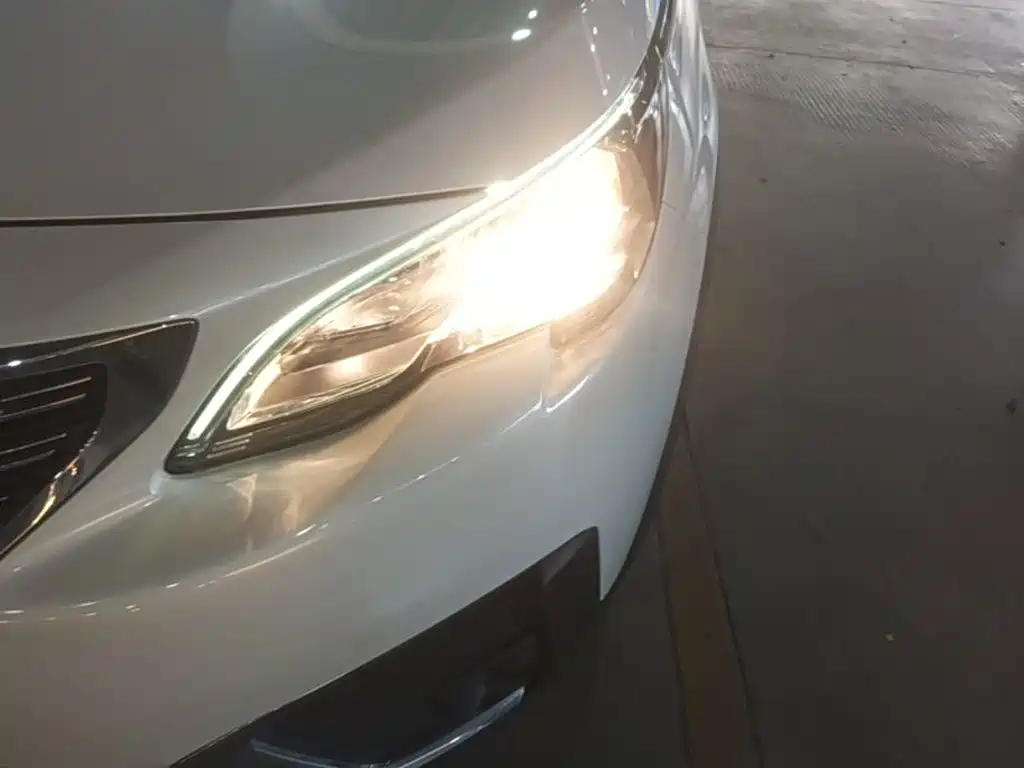 Peugeot 5008 — миниатюра 24