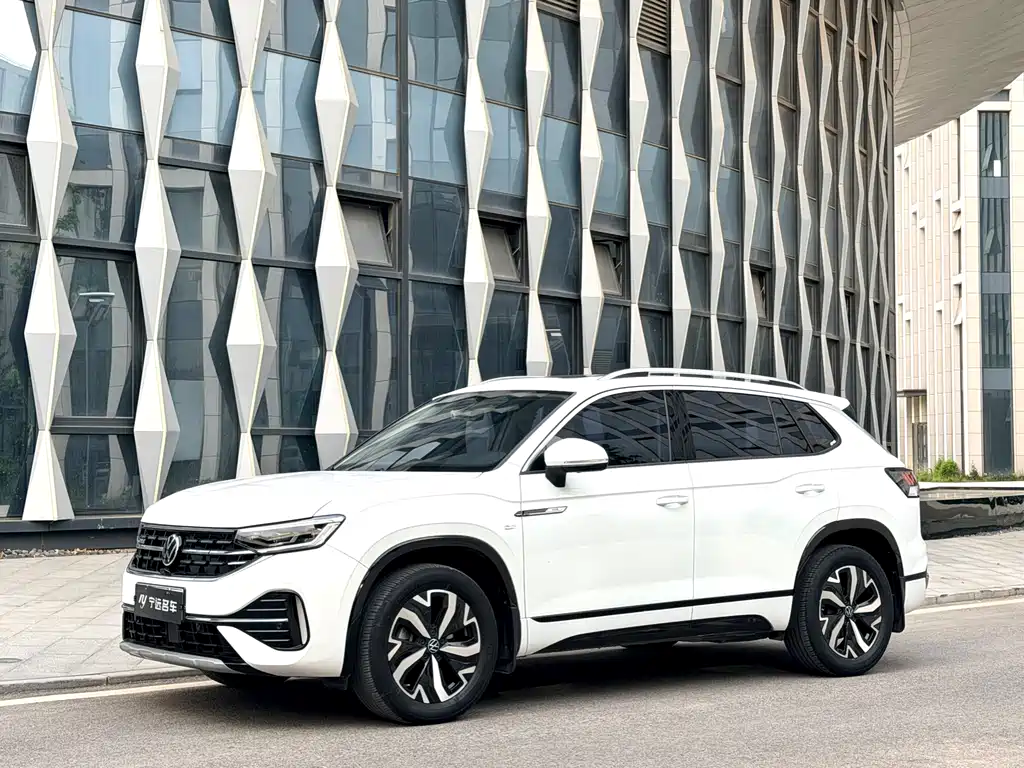 Volkswagen GTE PHEV 2023