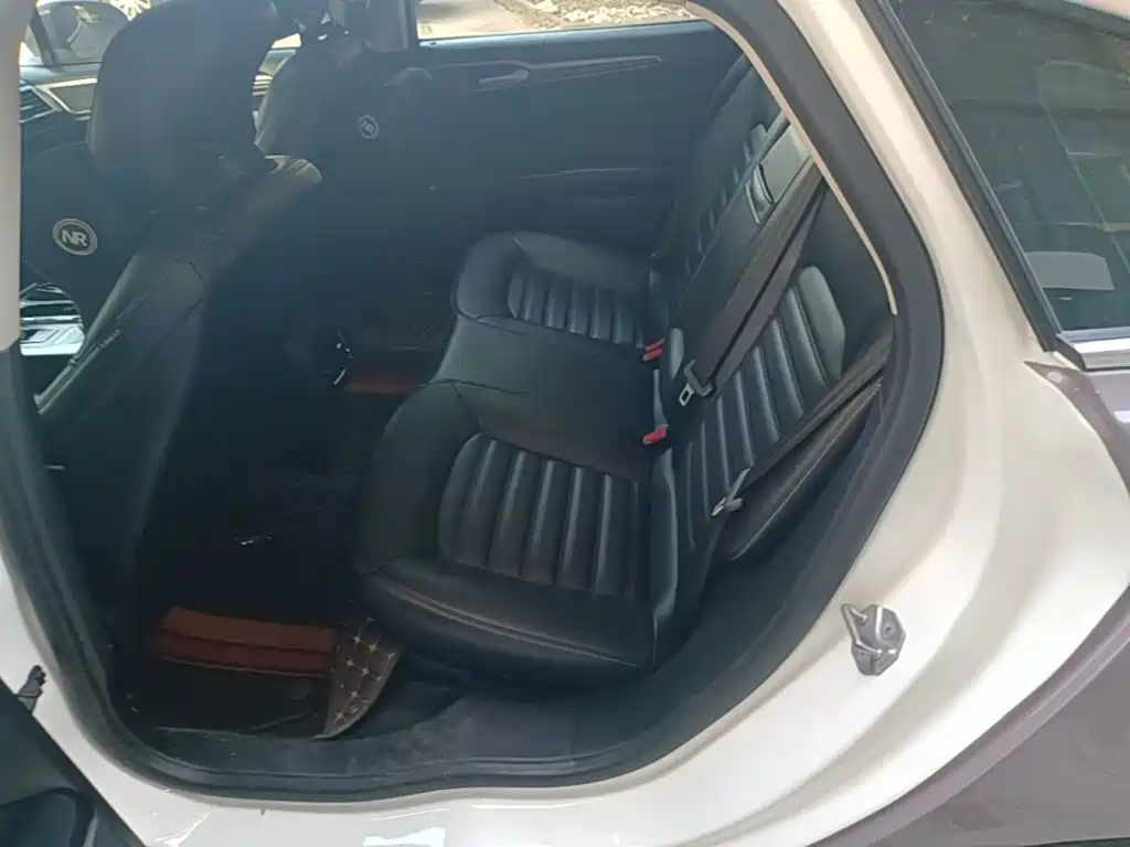 Ford Mondeo — миниатюра 17