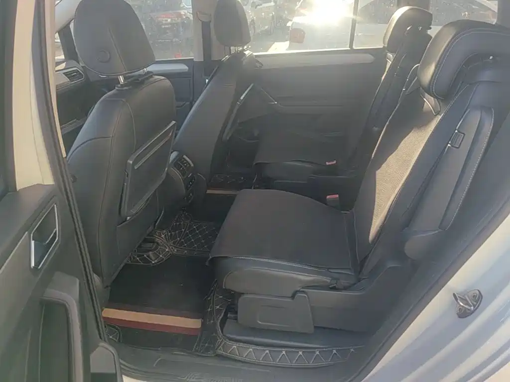 Volkswagen Touran — миниатюра 13