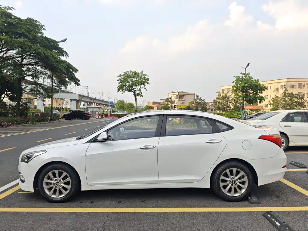 Hyundai Mistra 2016 1.8L AT GLS