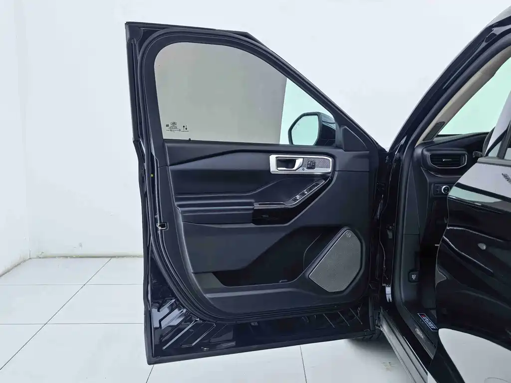 Ford Explorer — миниатюра 26