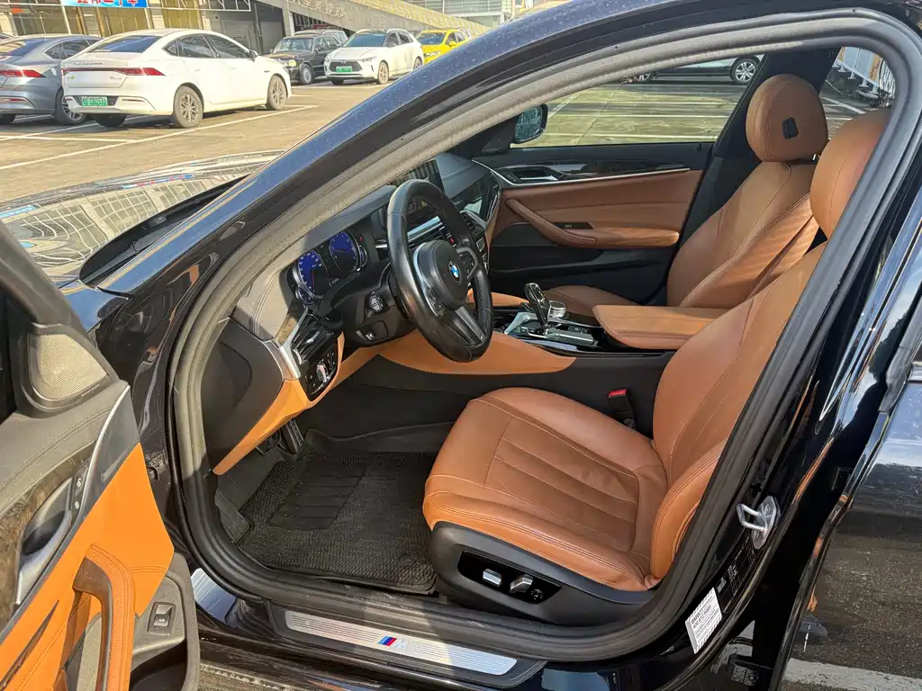 BMW 5 Series — миниатюра 6