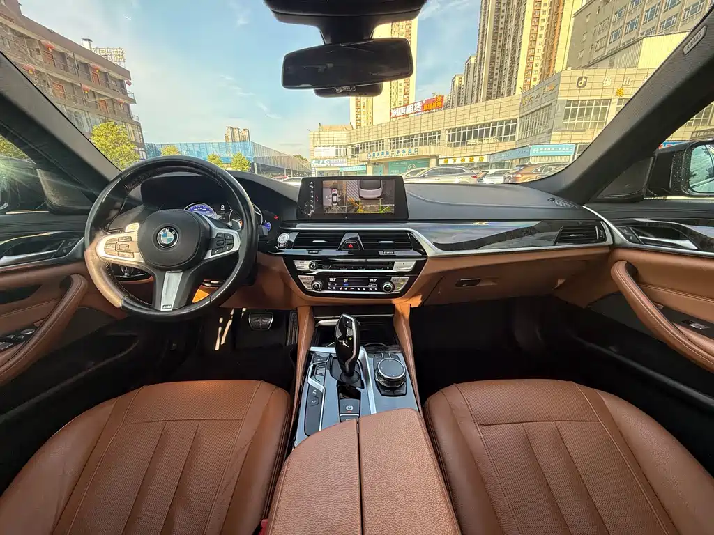 BMW 5 Series — миниатюра 7