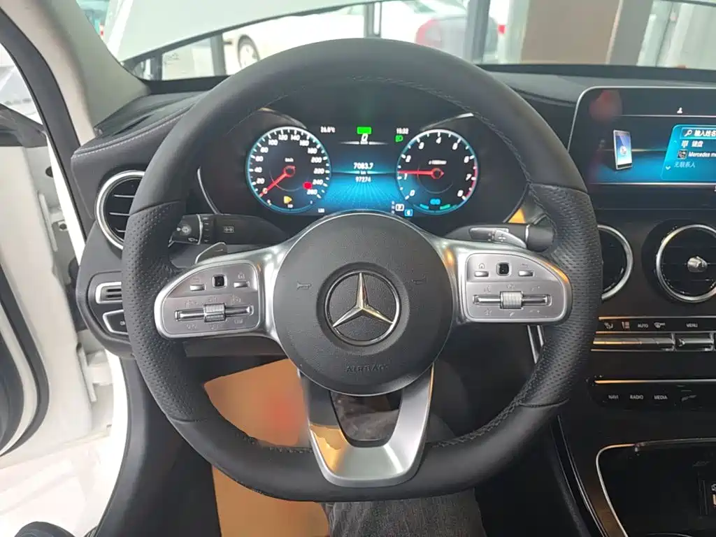 Mercedes-Benz C-Class — миниатюра 11