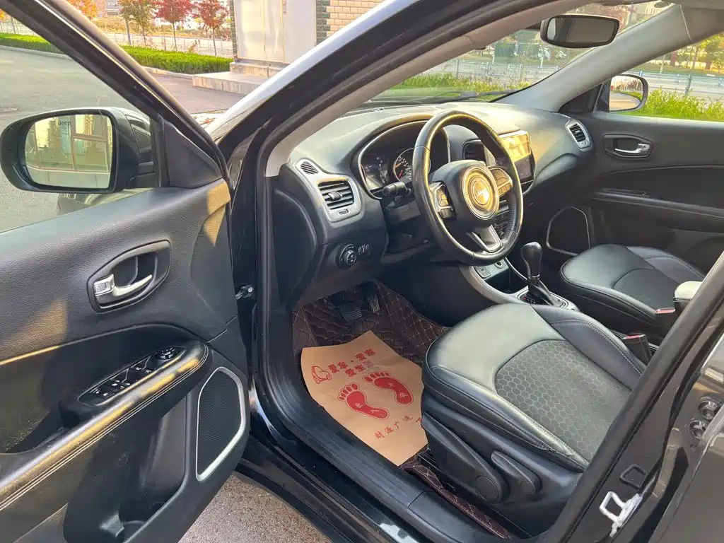 Jeep Compass — миниатюра 6