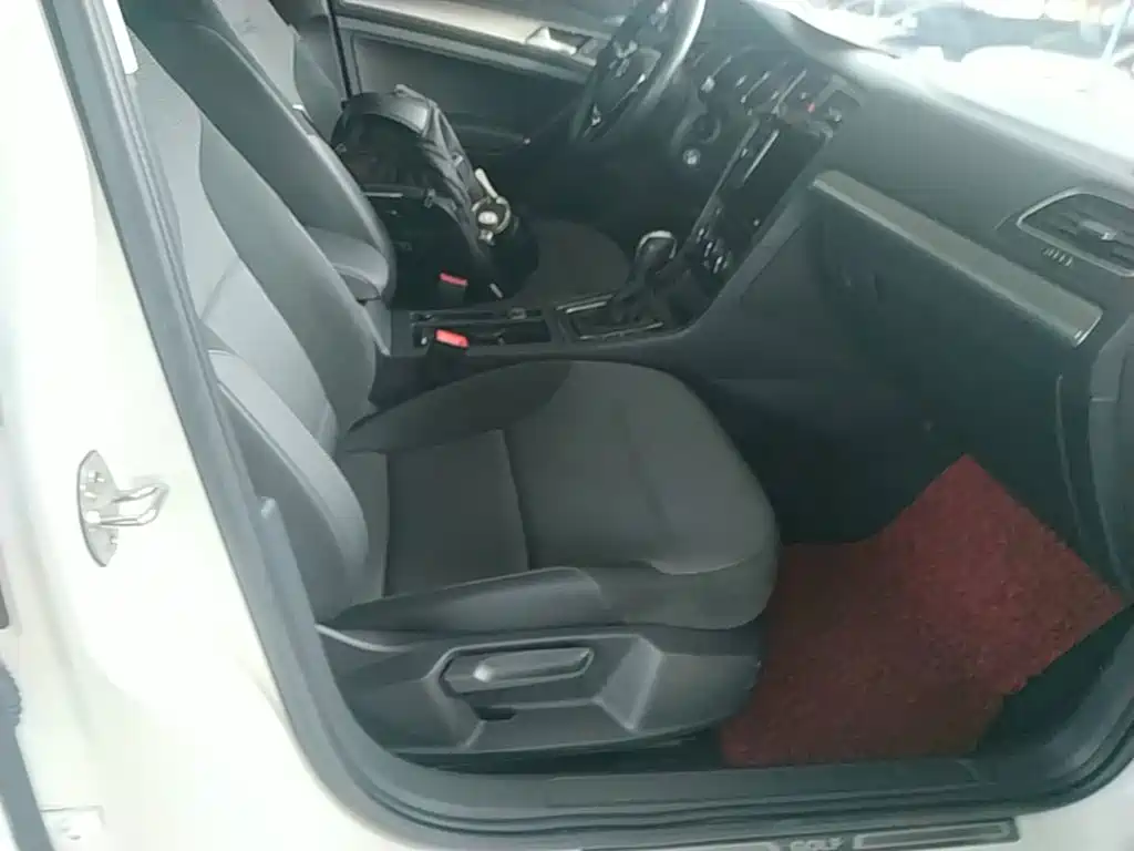 Volkswagen Golf — миниатюра 25