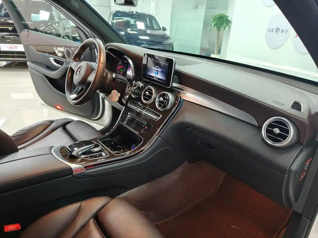 Mercedes-Benz GLC — миниатюра 11