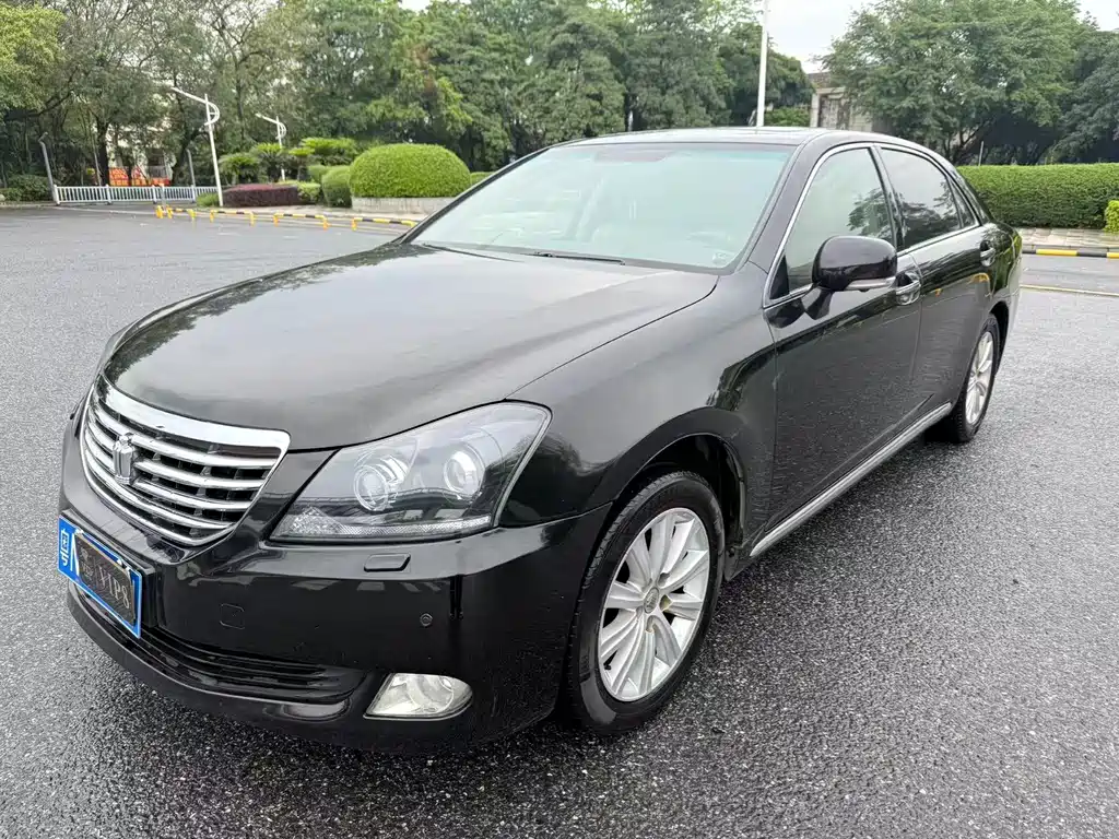Toyota Crown 2010