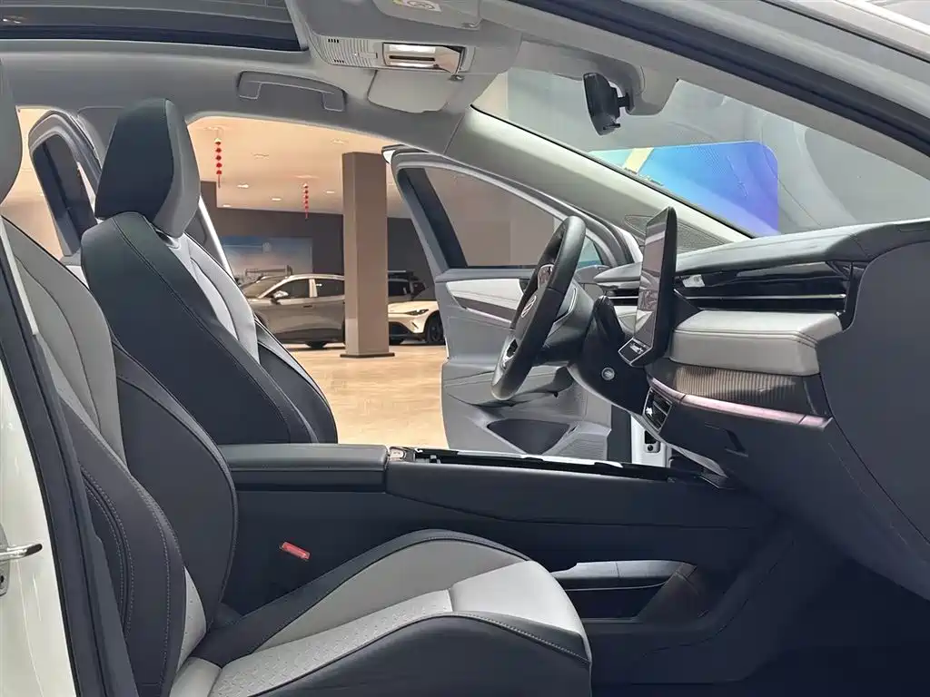 VOLKSWAGEN ID.7 VIZZION