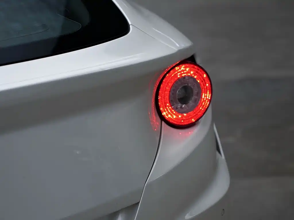 Ferrari FF — миниатюра 7
