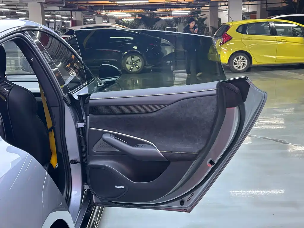 XIAOMI CAR XIAOMI SU7 ULTRA