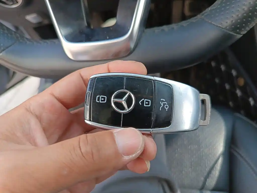 Mercedes-Benz E-Class — миниатюра 12