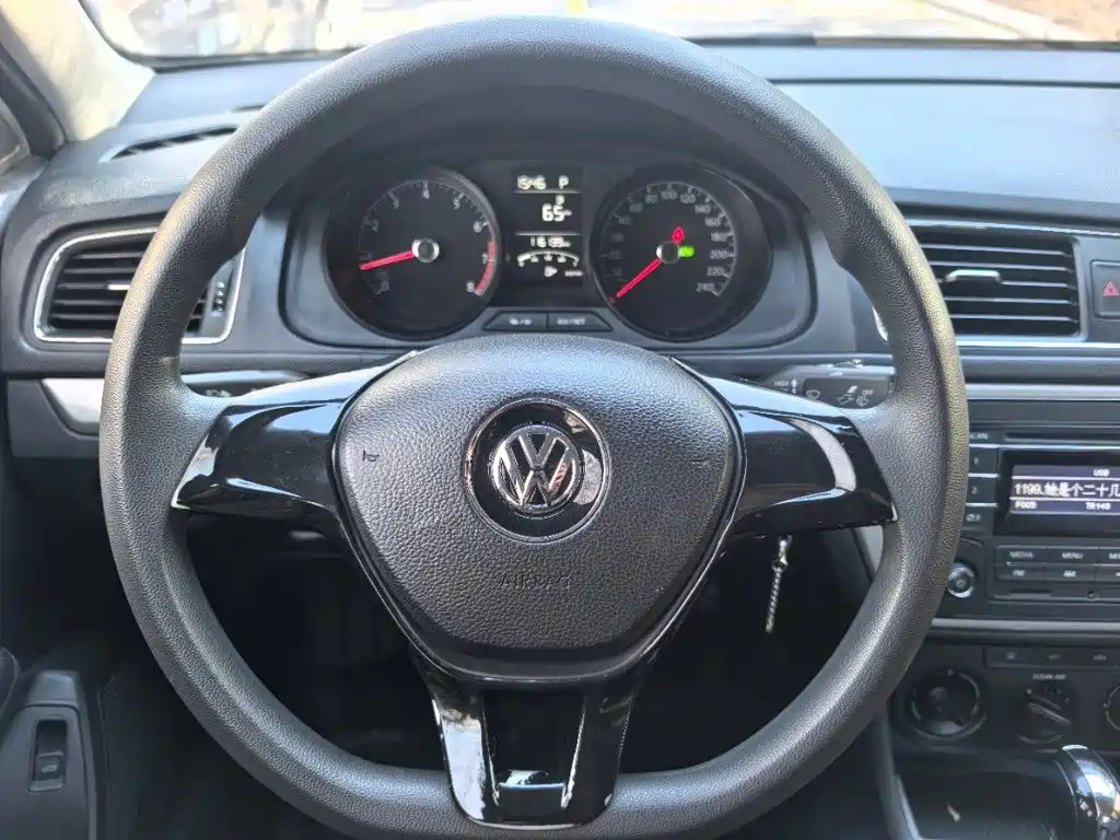 Volkswagen Lavida — миниатюра 7