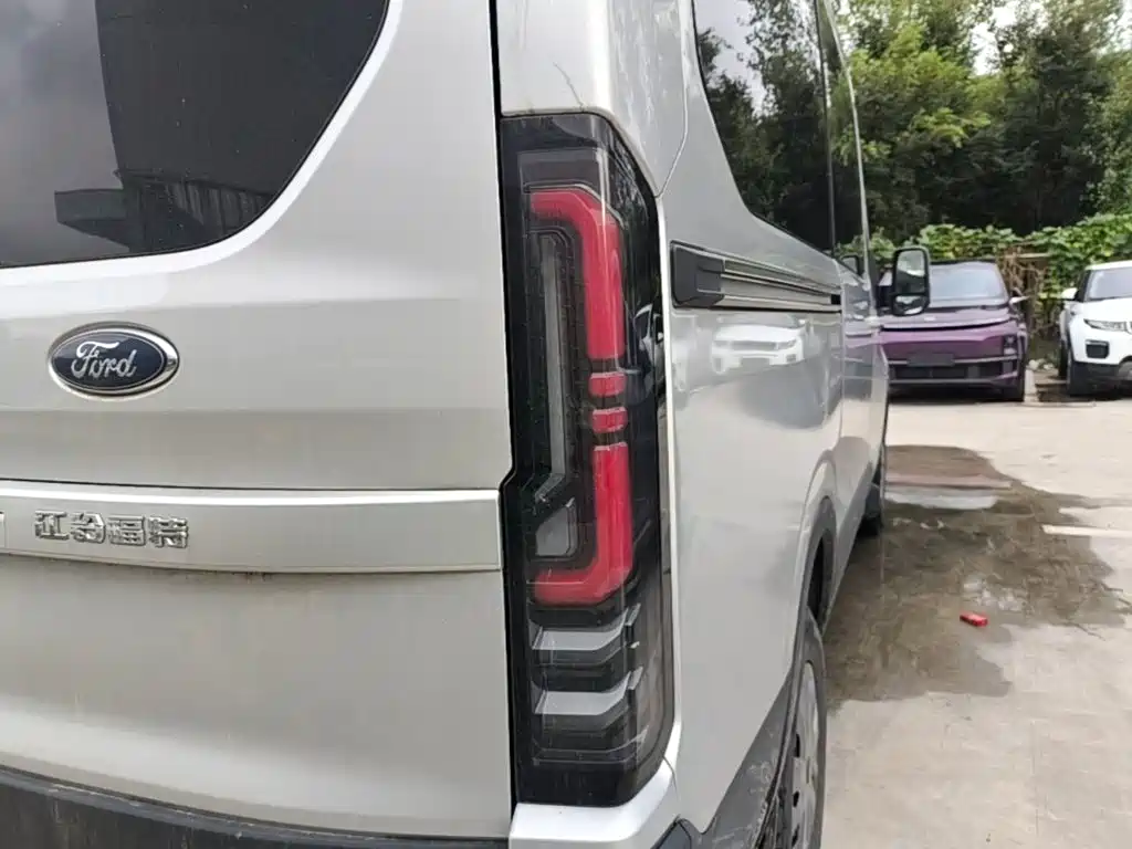 Ford Transit T8 — миниатюра 8