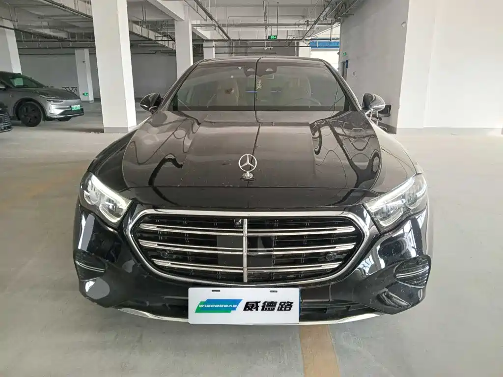 Mercedes-Benz E-Class — миниатюра 2