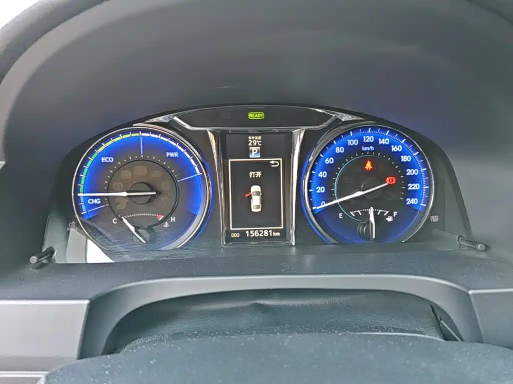 Toyota Camry — миниатюра 12
