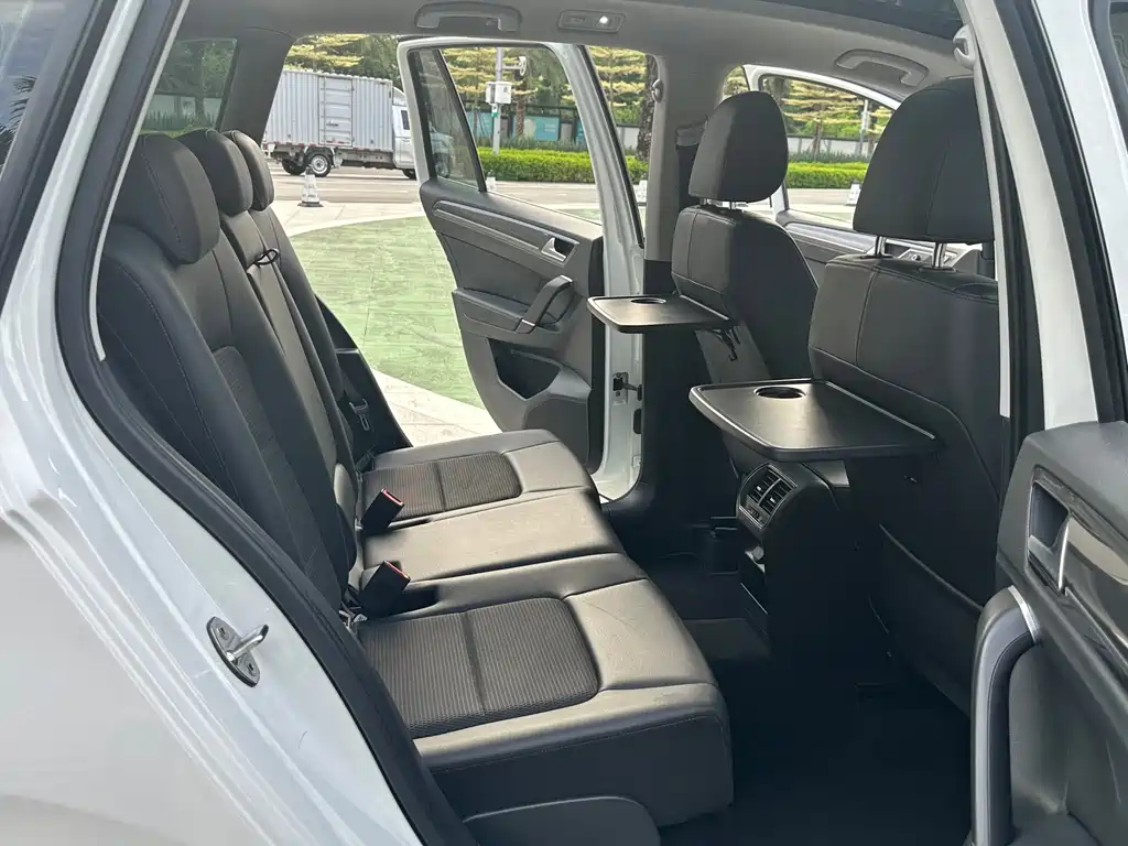 Volkswagen Golf Sportsvan — миниатюра 9