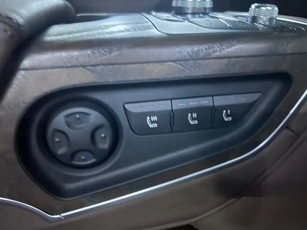 Audi A6L — миниатюра 12