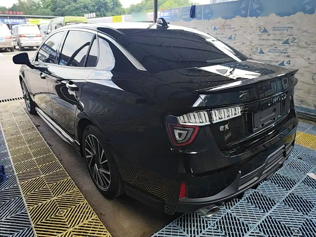 Lynk & Co 03 — миниатюра 5