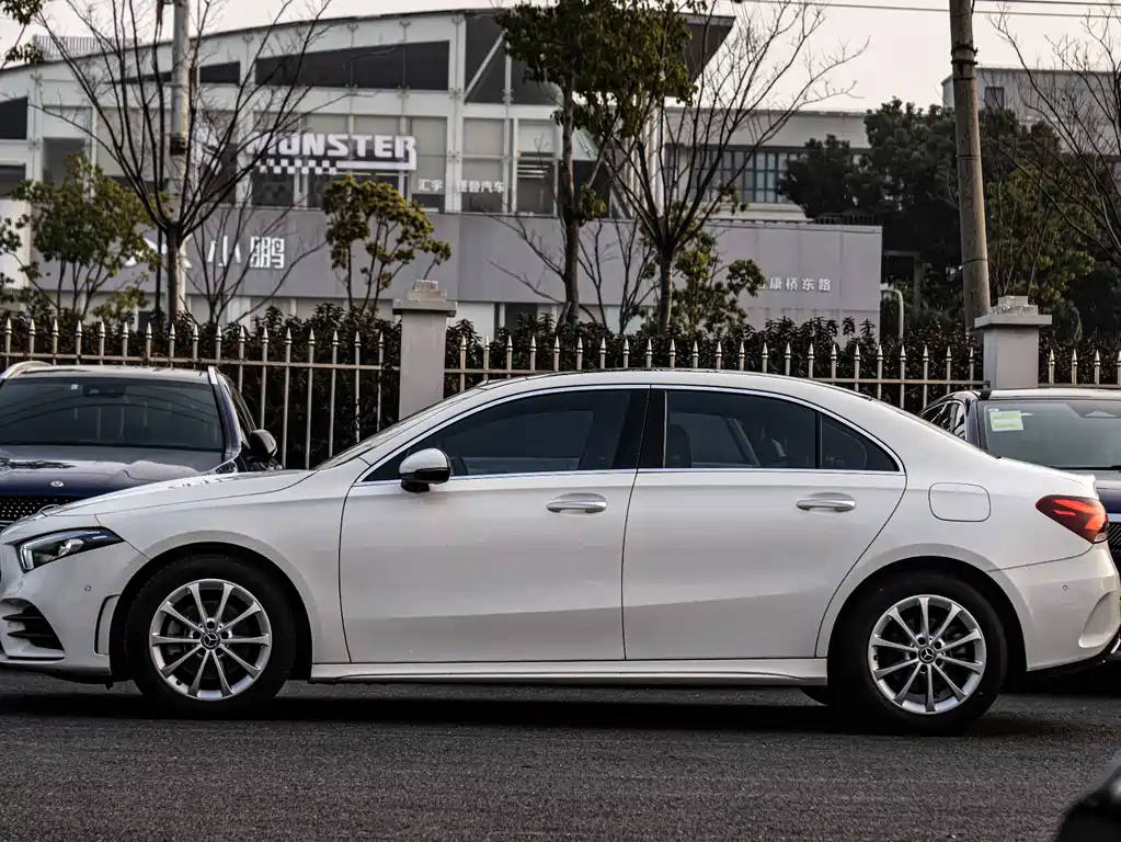 MERCEDES-BENZ A CLASS