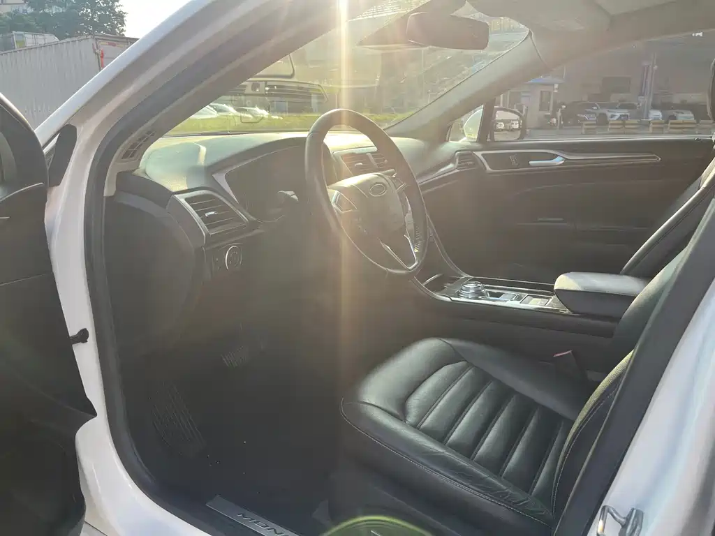 Ford Mondeo — миниатюра 5