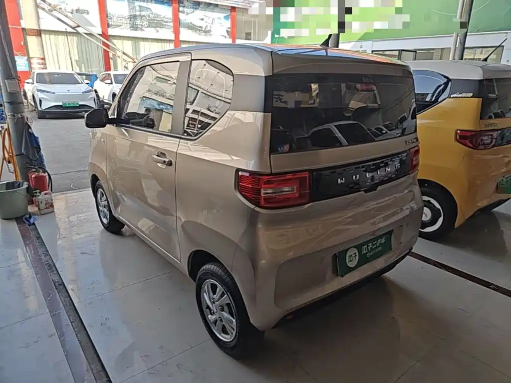 Wuling MINIEV — миниатюра 5
