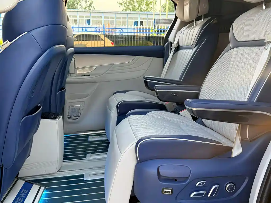 Roewe iMAX8 — миниатюра 6
