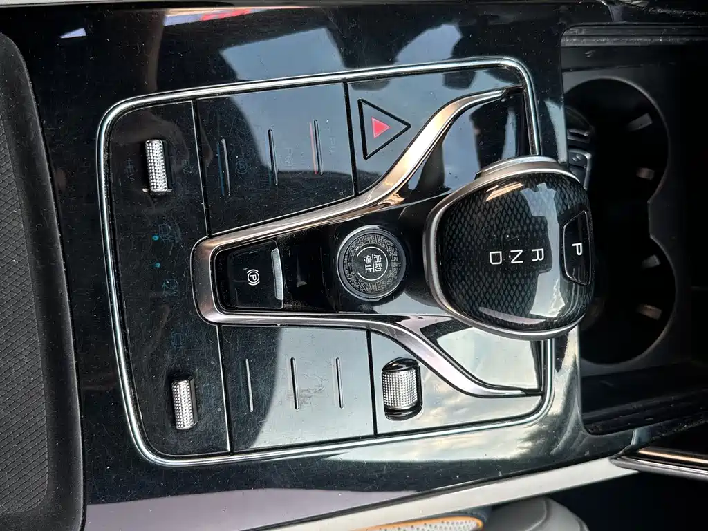 BYD Tang New Energy — миниатюра 14