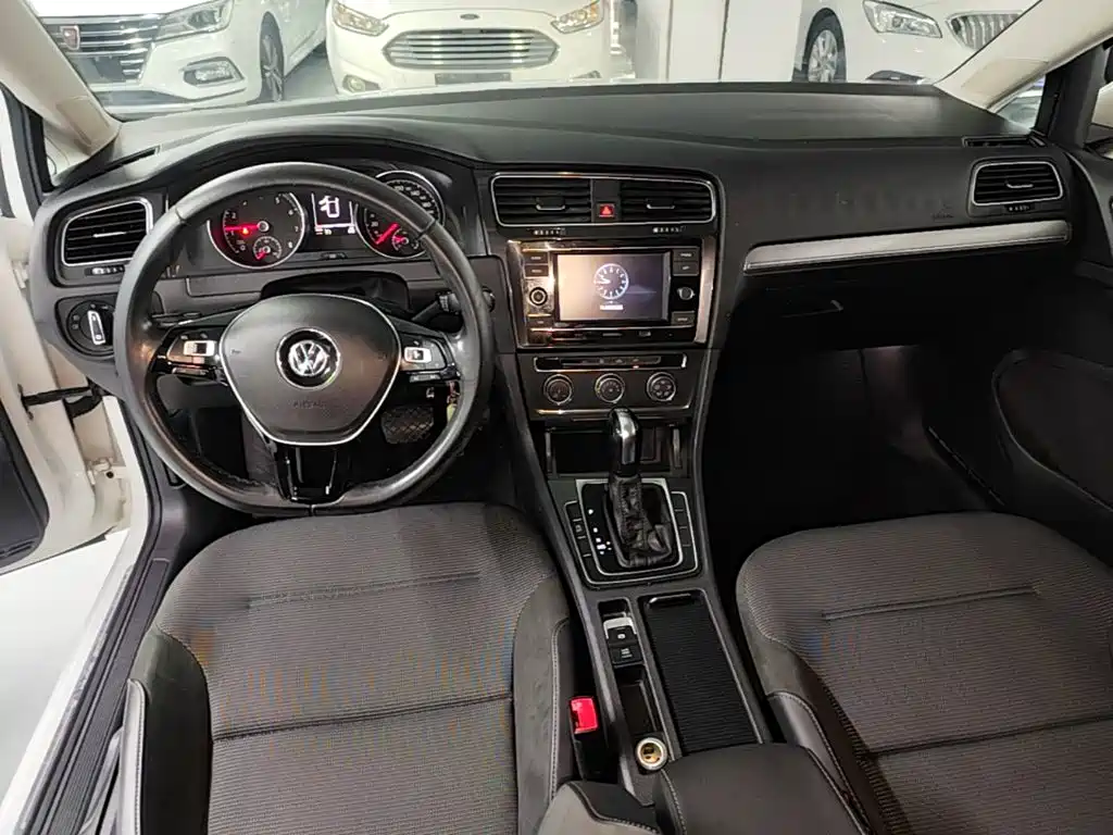 Volkswagen Golf — миниатюра 10