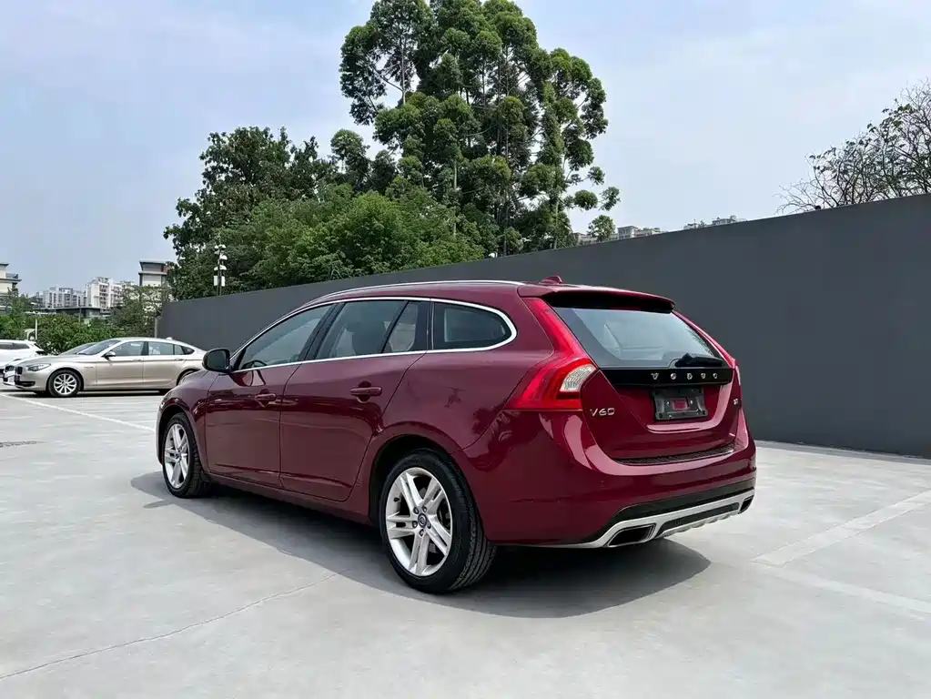 Volvo V60 2016 T5