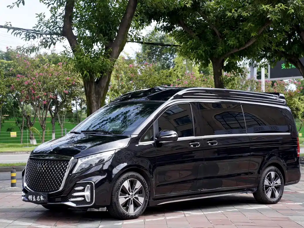 奔驰V级 2022款 V 260 尊贵版 2024