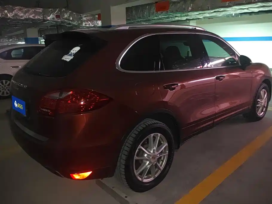 Porsche Cayenne — миниатюра 3