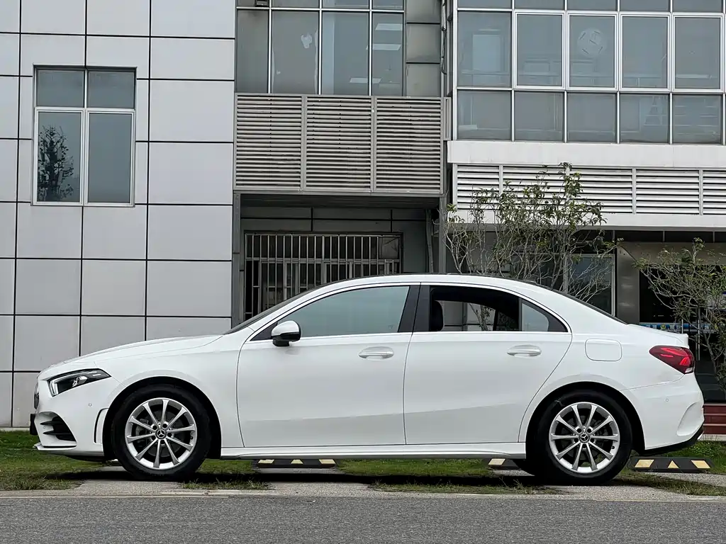 Mercedes-Benz A-Class A 2022 A 200 L Sport