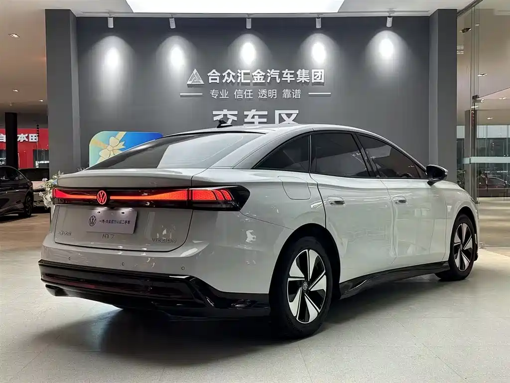 VOLKSWAGEN ID.7 VIZZION