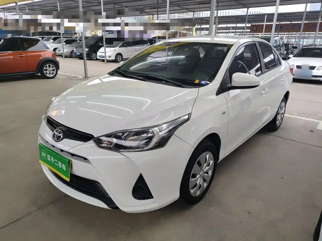 Toyota Yaris L 2021