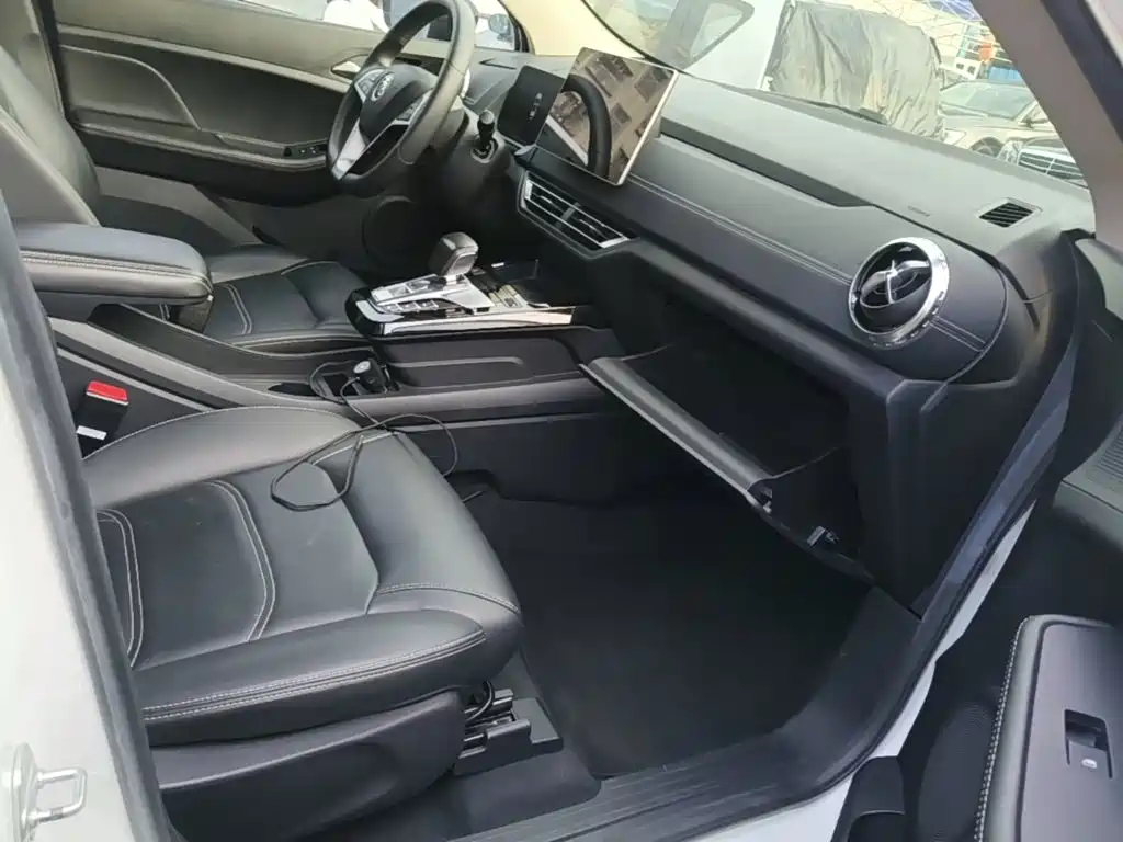 BYD Yuan EV — миниатюра 25