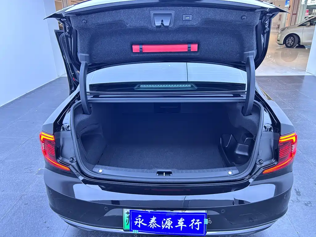 VOLVO S90 PLUG IN HYBRID