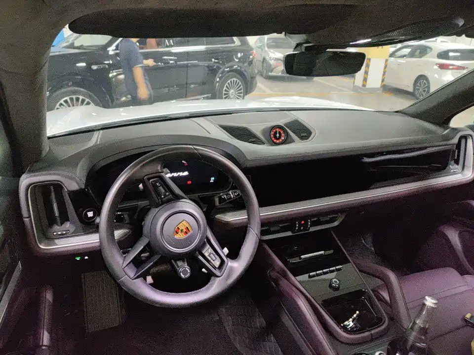 Porsche Cayenne — миниатюра 3