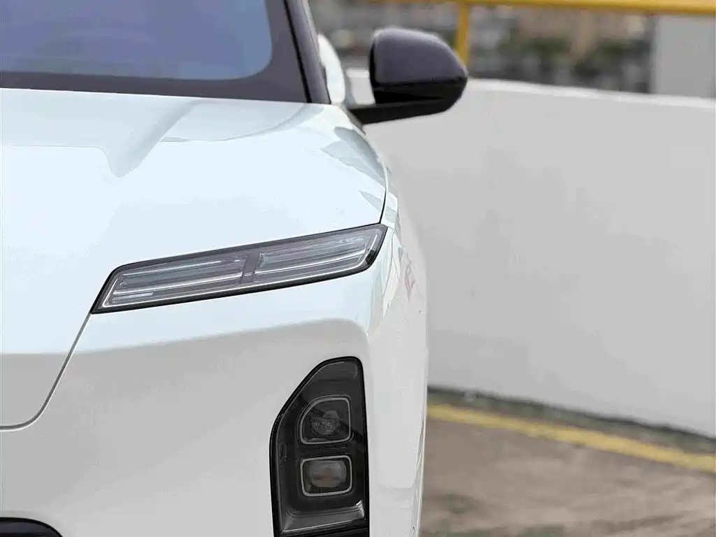 NIO ES8 — миниатюра 19