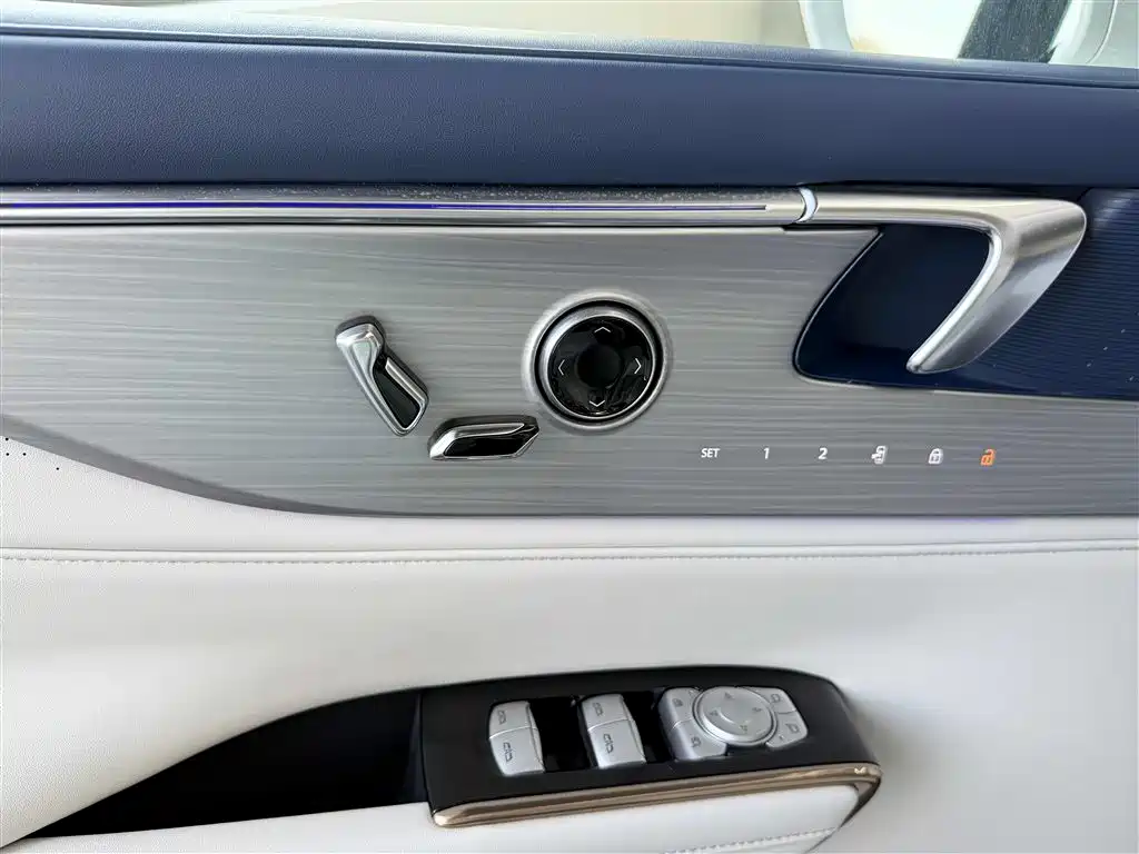 BUICK GL8 NEW ENERGY